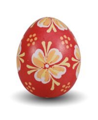 Jajko-pisanka-z-motywami-kwiatowymi-w-kolorach-zoltym-bialym-i-pomaranczowym-tlo-czrwone.