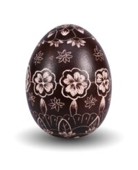 Jajko-kroszonka-z-motywem-kwiatowo-roslinnym-tlo-ciemno-brazowym.