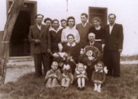 7. Danuta Szeliga z mężem FRanciszkiem Januszem oraz rodzicami Marią i Bronisławem, Gierszowice k. Brzegu, 1958 r. Archiwum prywatne Danuty Szeligi
